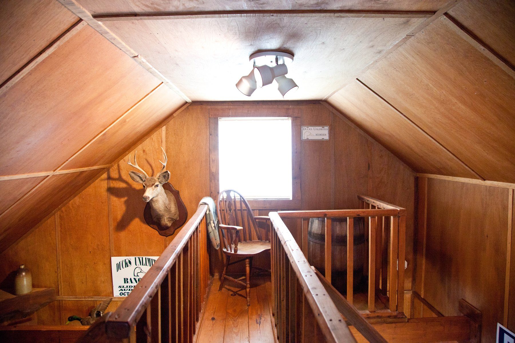 The loft sitting area at the top of the stairs in La Belle Rose